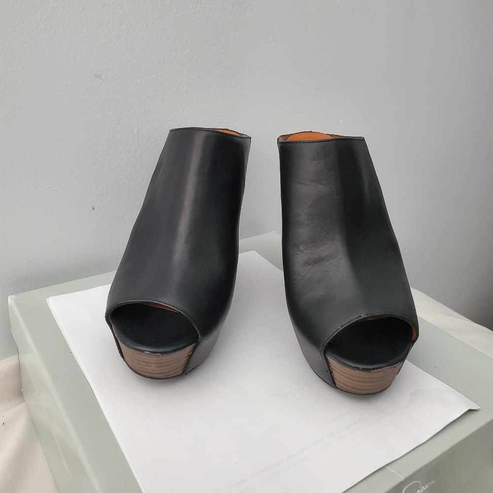 Jessica Simpson platform slippers